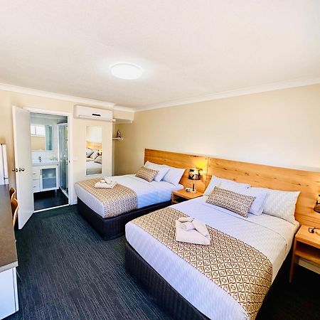 Auto Lodge Motor Inn Сиймор Екстериор снимка