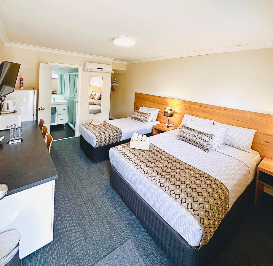 Auto Lodge Motor Inn Сиймор Екстериор снимка