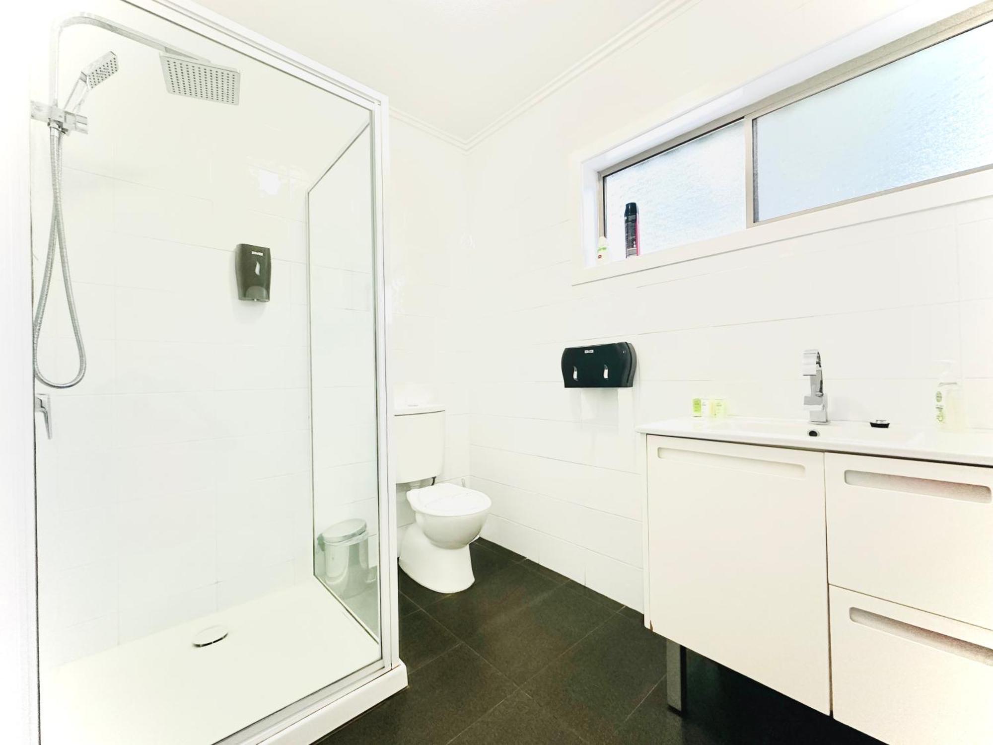 Auto Lodge Motor Inn Сиймор Екстериор снимка