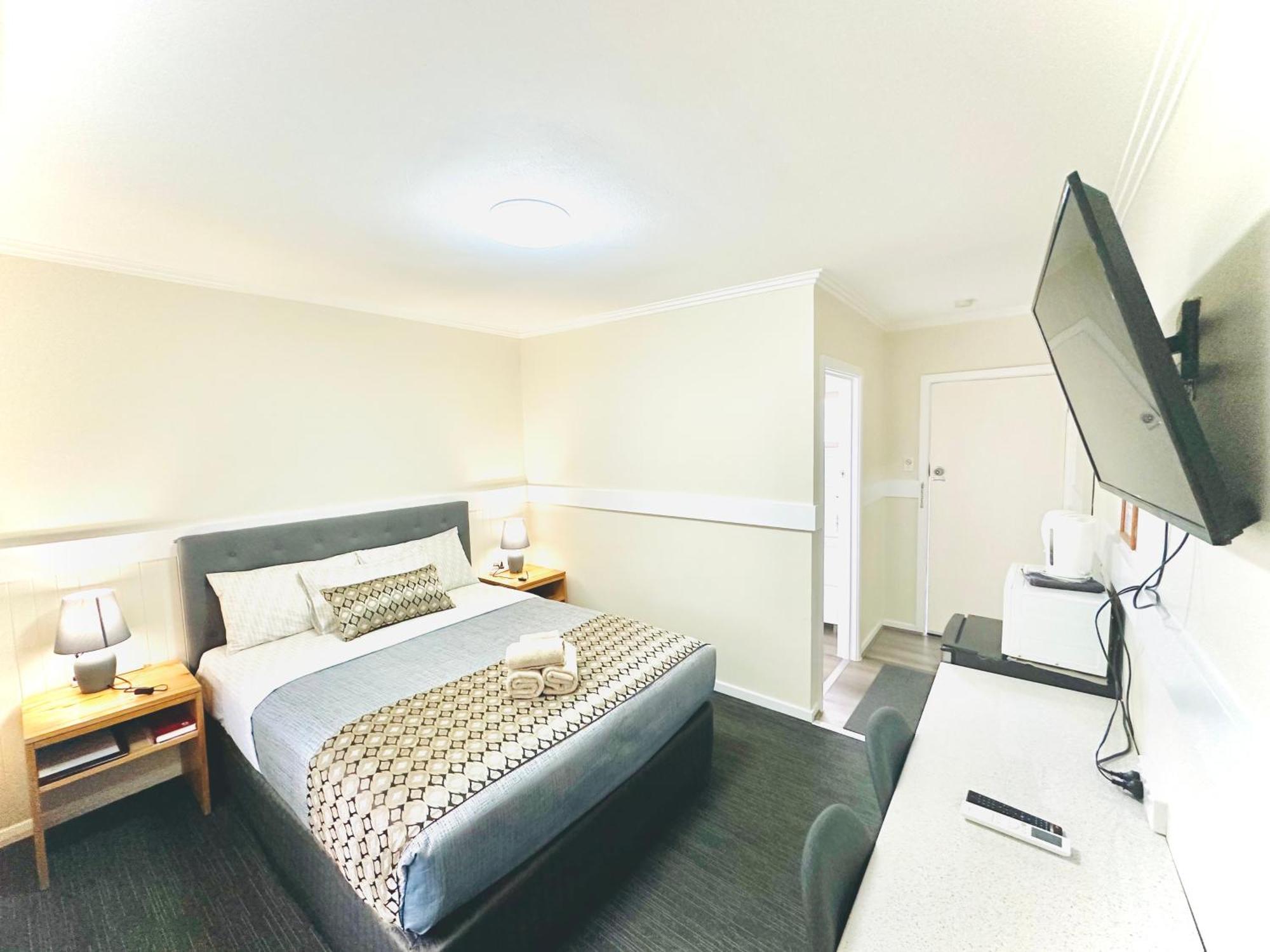 Auto Lodge Motor Inn Сиймор Екстериор снимка